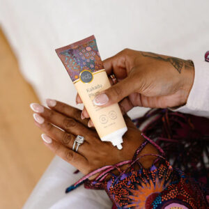 70704 Kakadu Plum Hand Cream In Use